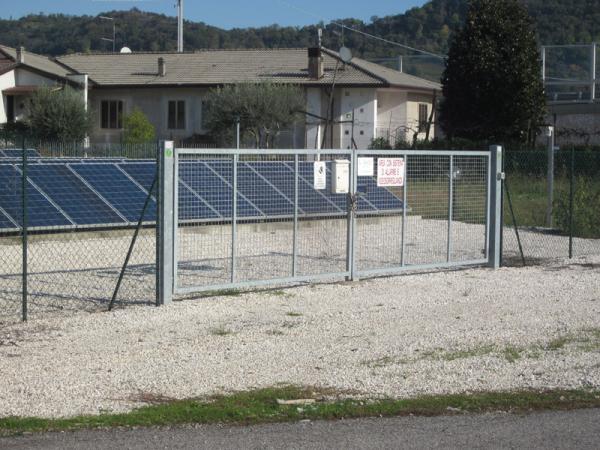 Recinzione in rete metallica per impianti fotovoltaici